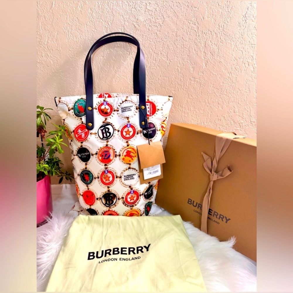 Burberry Tote bag + Box+ Ribbon+Dustbag-NWT